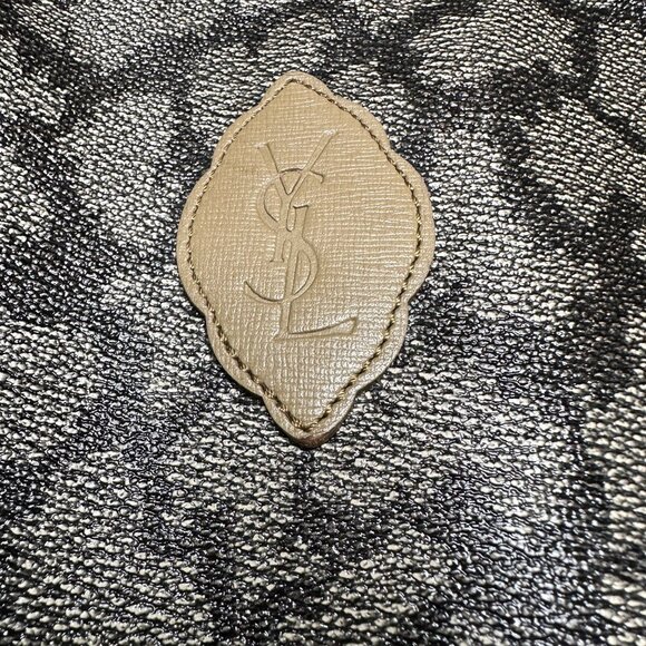 Yves Saint Laurent Giraffe Print Leather Clutch - EUC - Picture 5 of 6